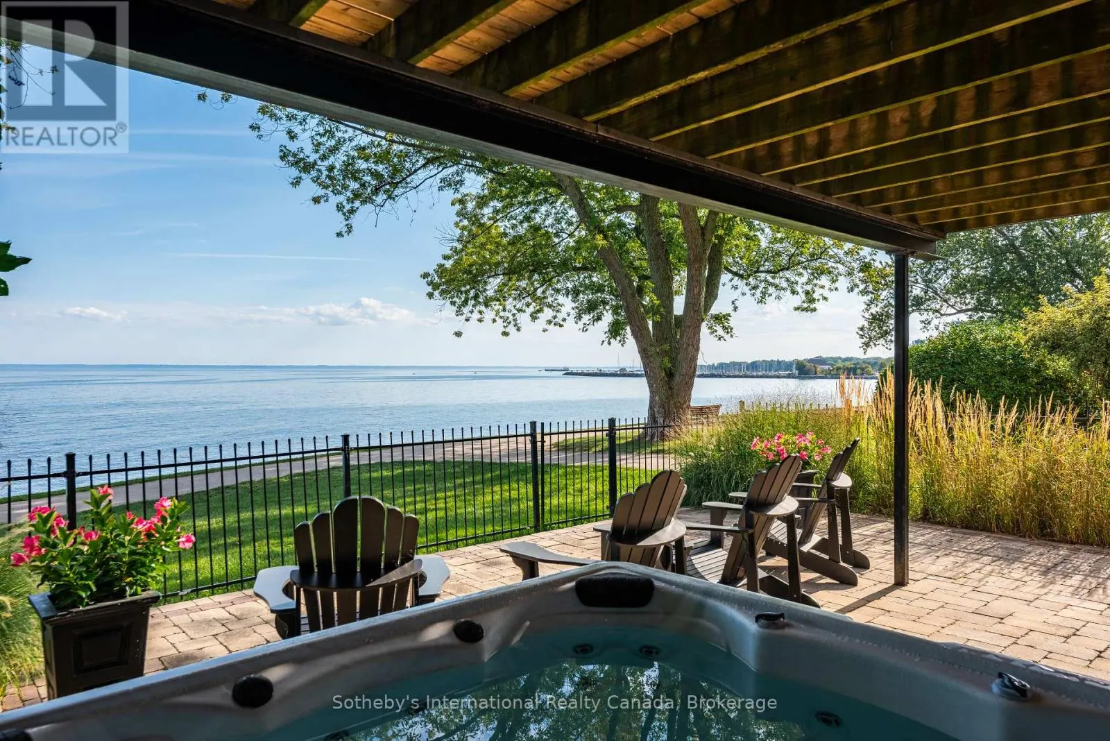 2068 WATER'S EDGE DRIVE