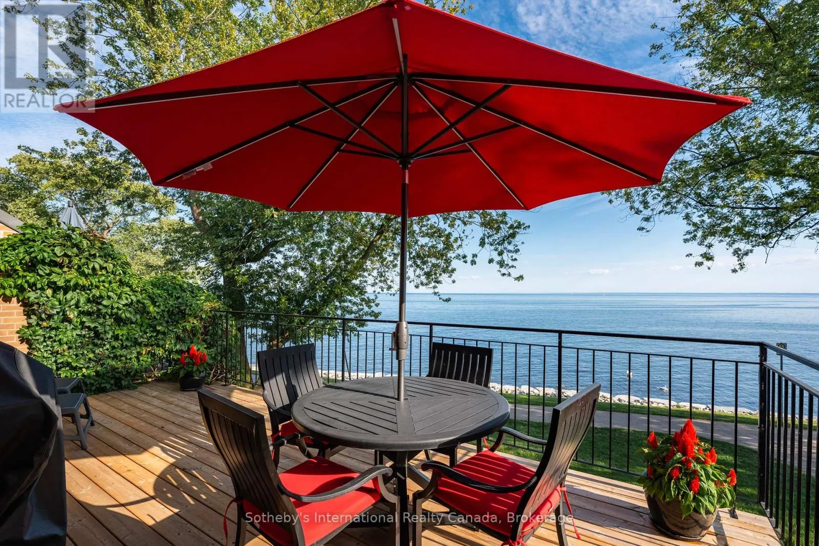 2068 WATER'S EDGE DRIVE