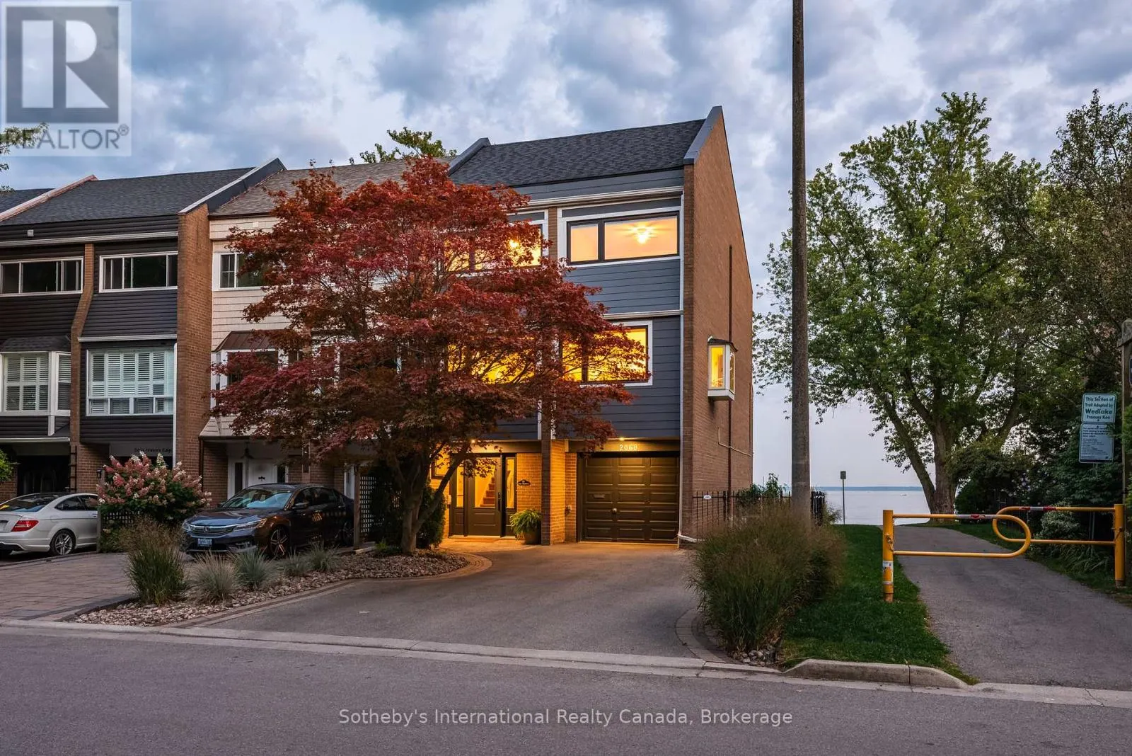 2068 WATER'S EDGE DRIVE