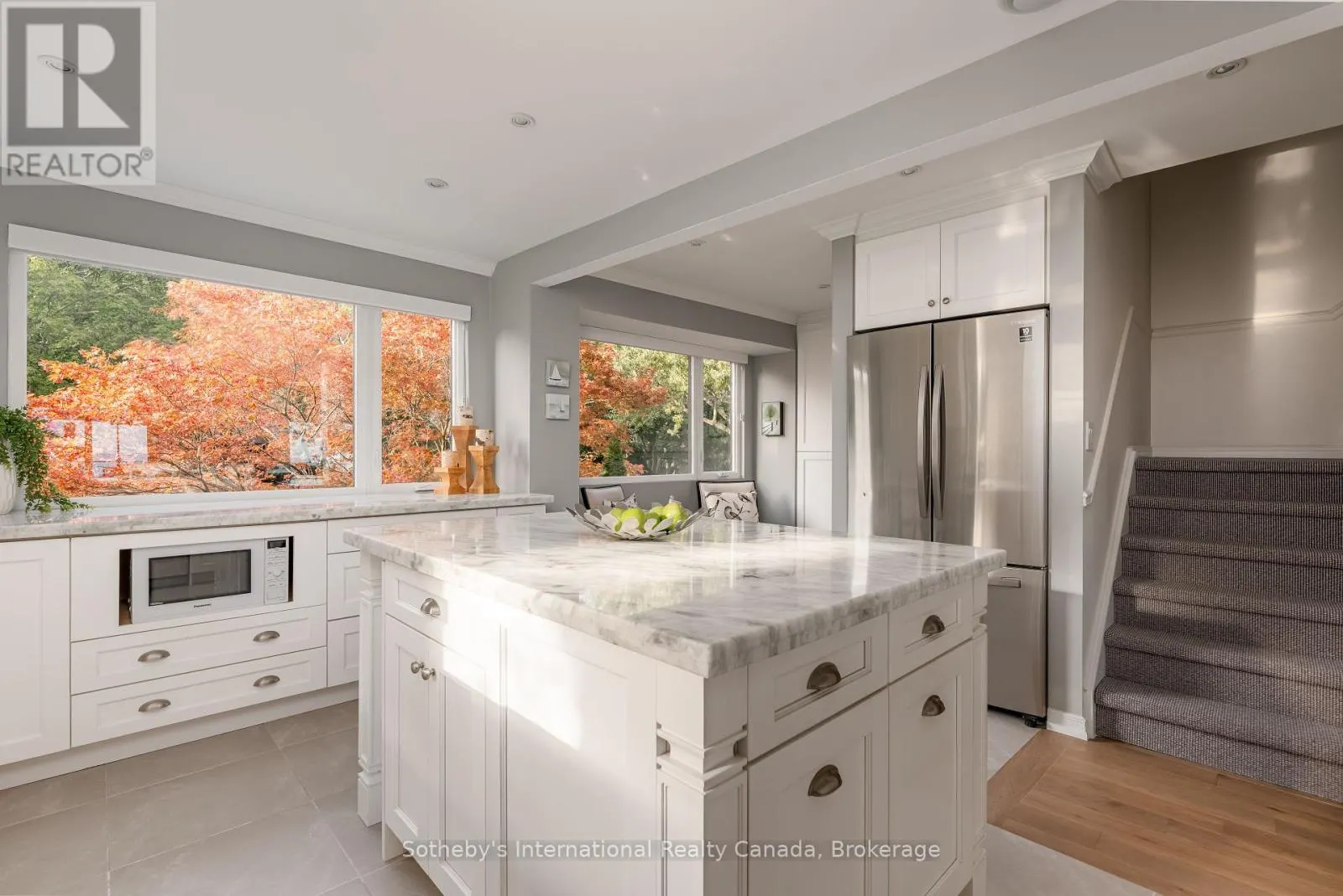 2068 WATER'S EDGE DRIVE