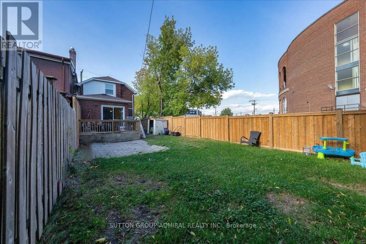 11 BOWIE AVENUE