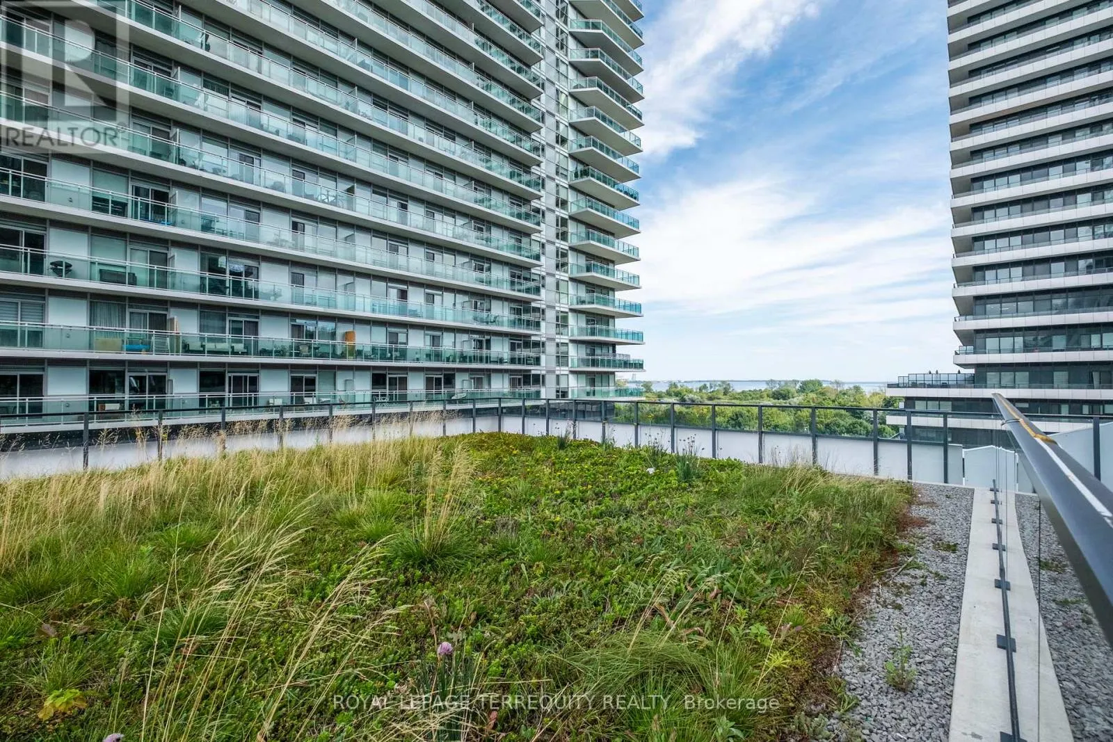 528 - 30 SHORE BREEZE DRIVE