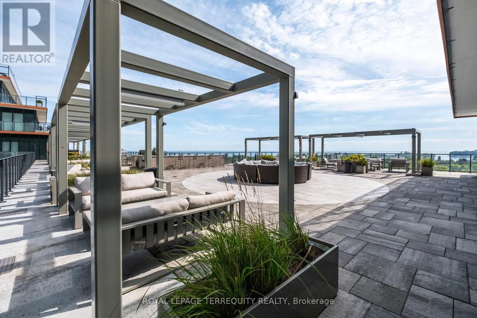 528 - 30 SHORE BREEZE DRIVE