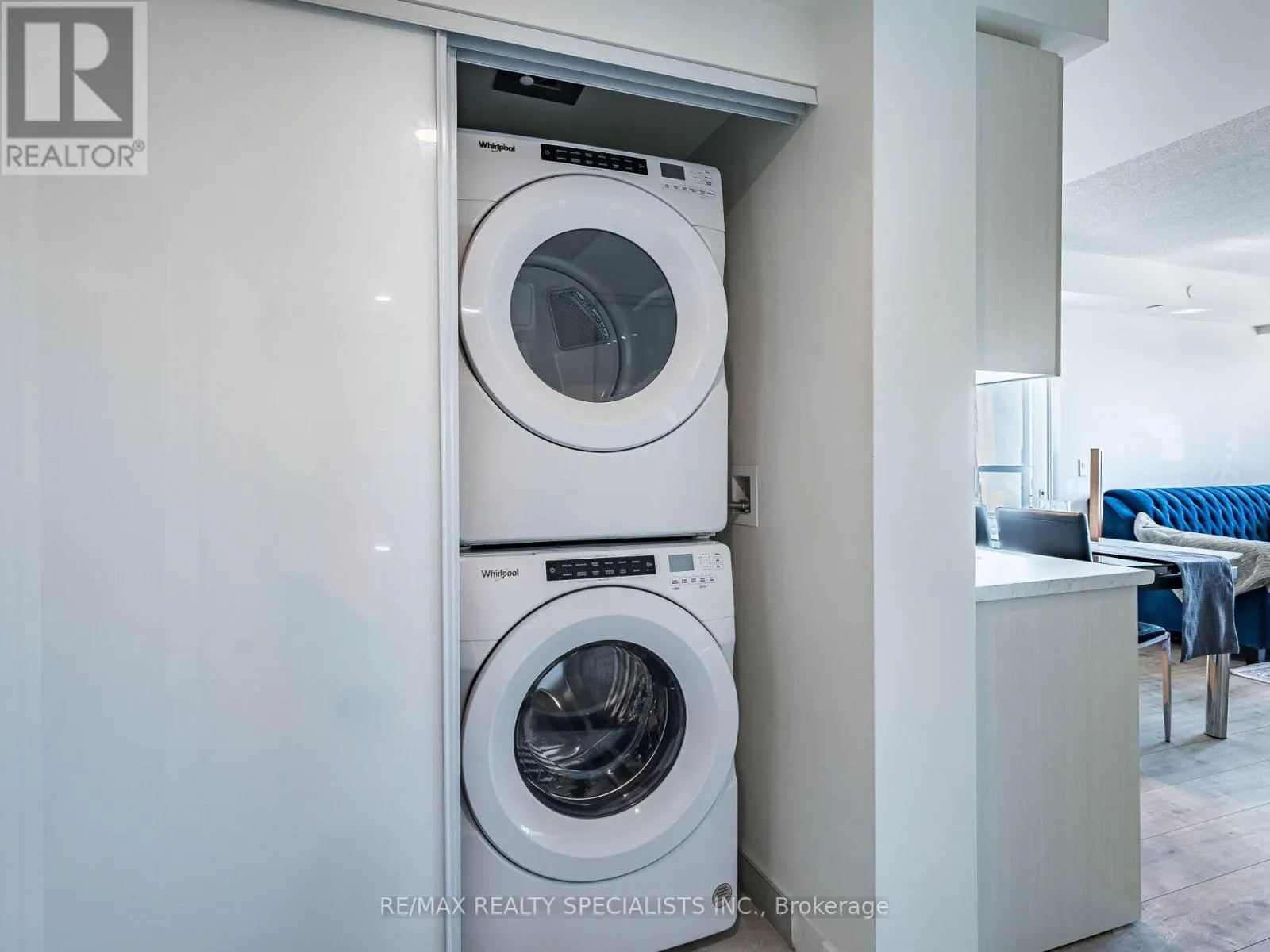 802 - 10 WILBY CRESCENT