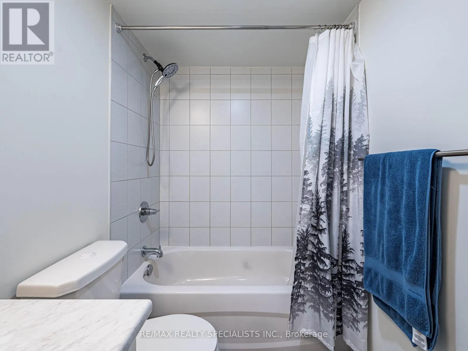 802 - 10 WILBY CRESCENT