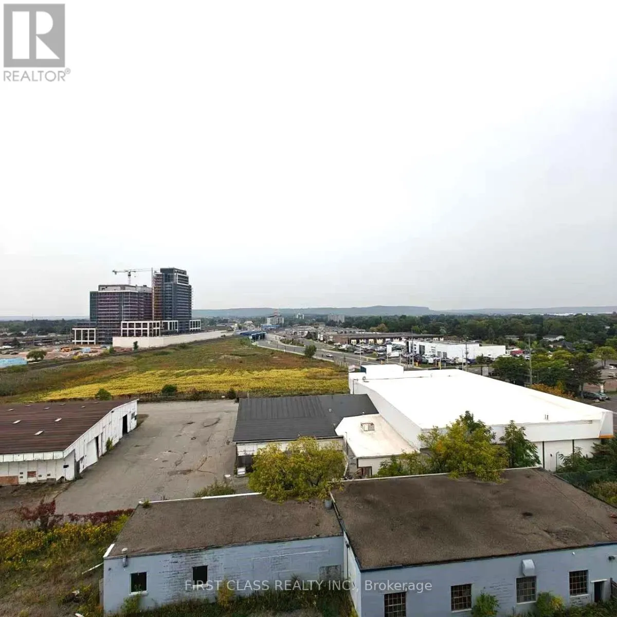 808 - 716 MAIN STREET E