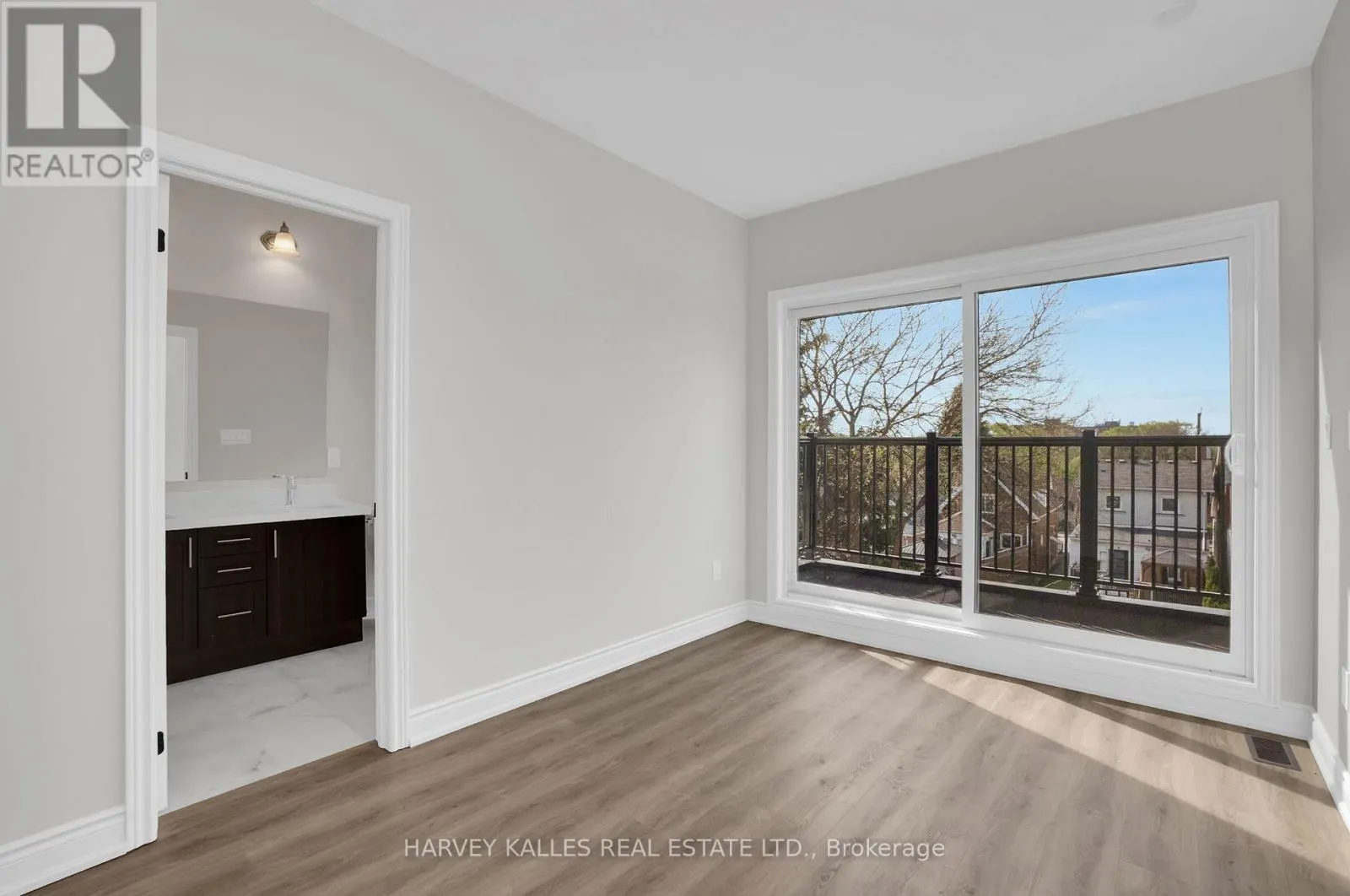 MAIN & 2ND - 19 LAMBTON AVENUE