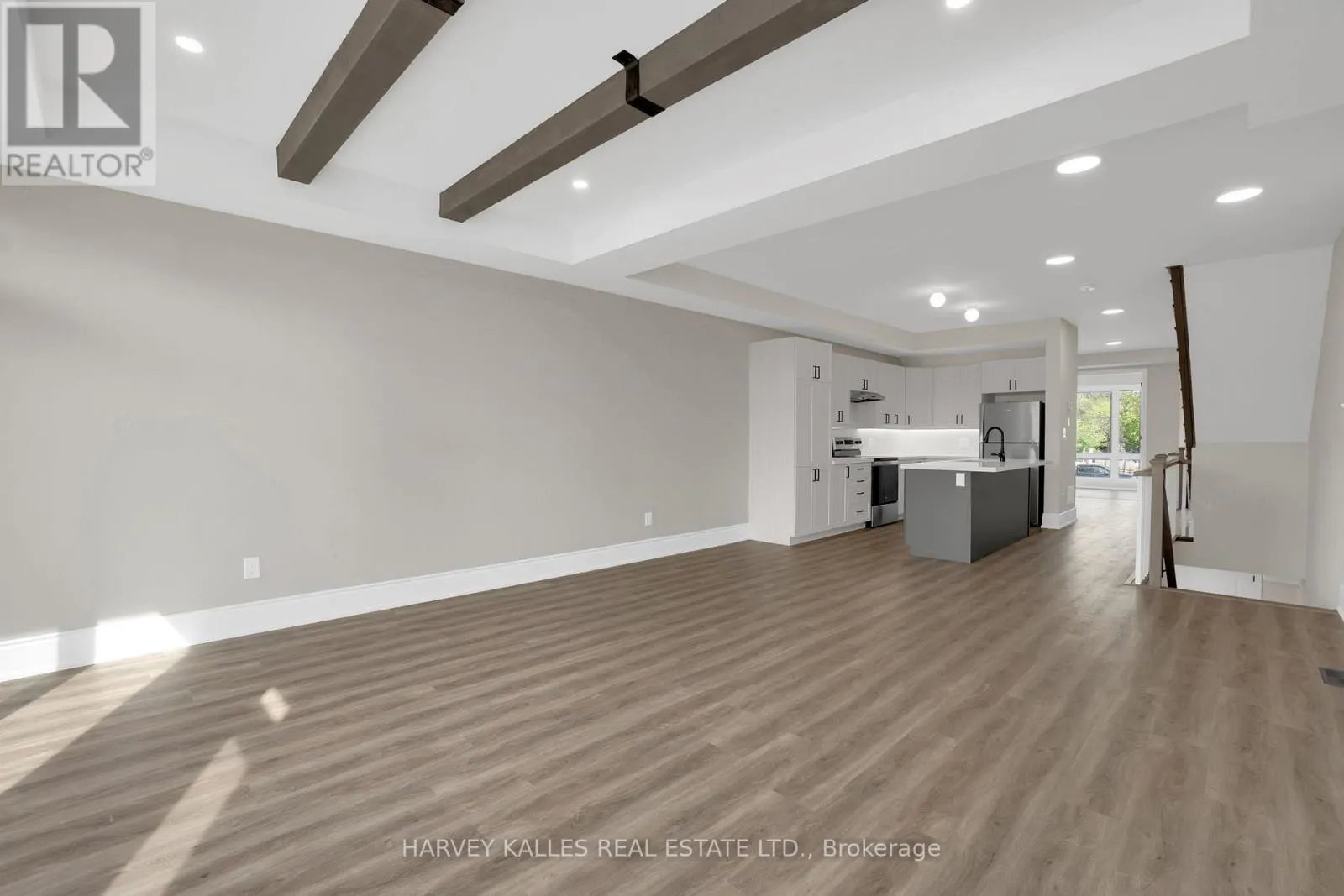 MAIN & 2ND - 19 LAMBTON AVENUE