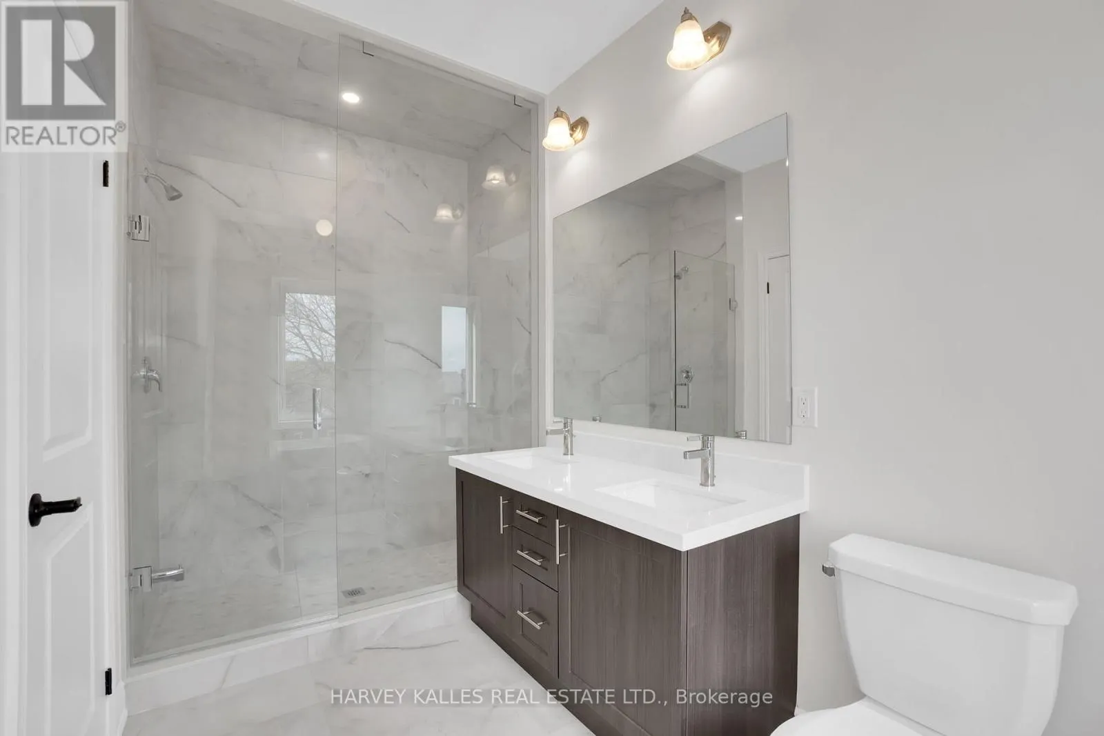 MAIN & 2ND - 19 LAMBTON AVENUE