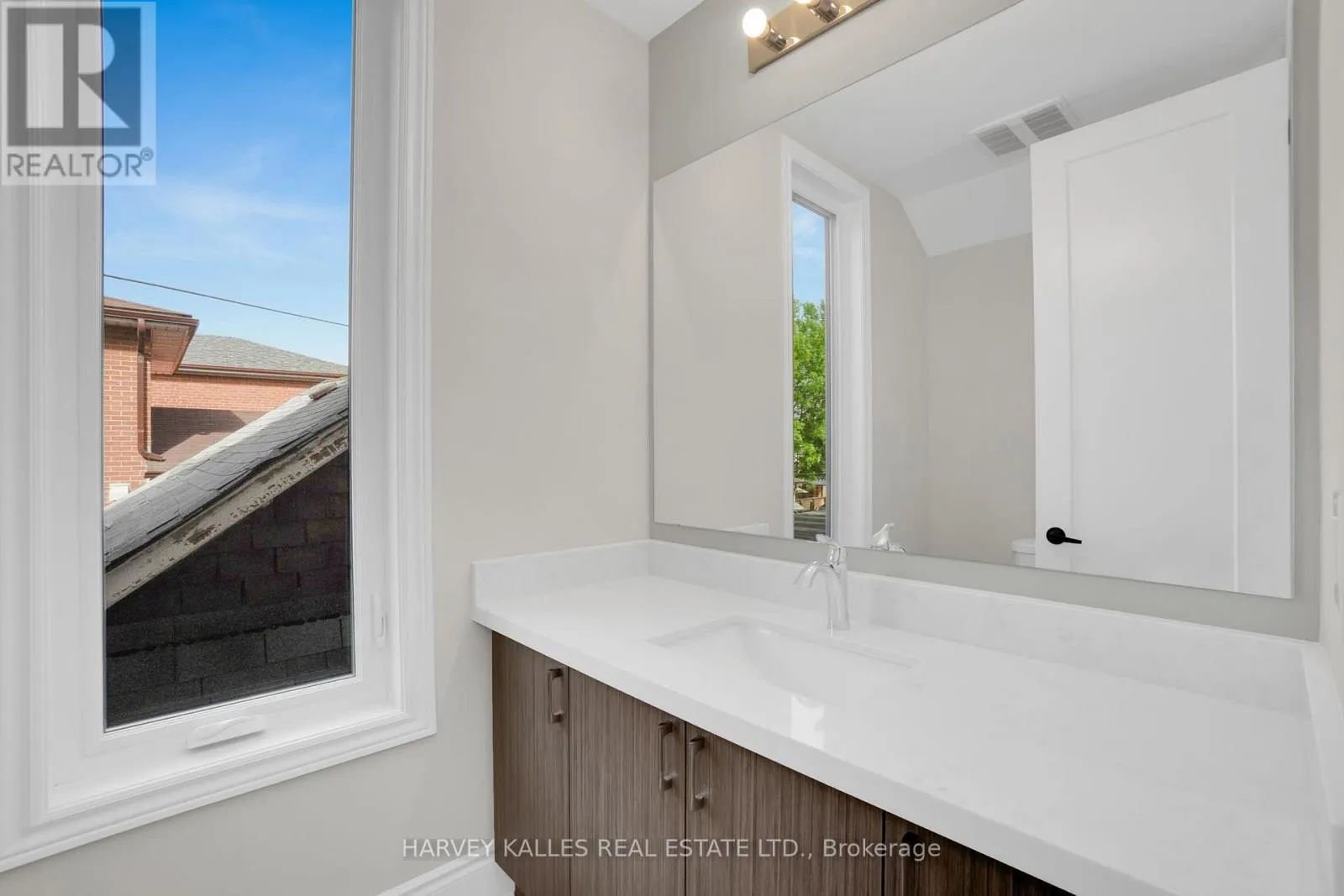 MAIN & 2ND - 19 LAMBTON AVENUE