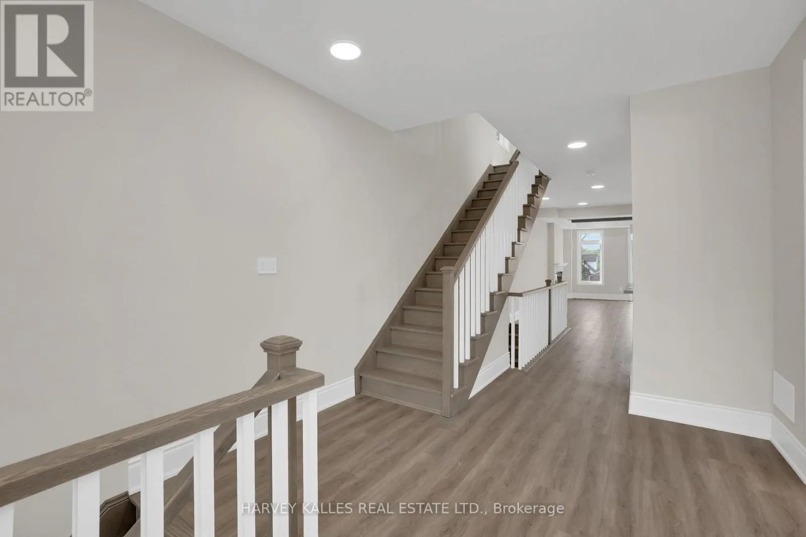 MAIN & 2ND - 19 LAMBTON AVENUE