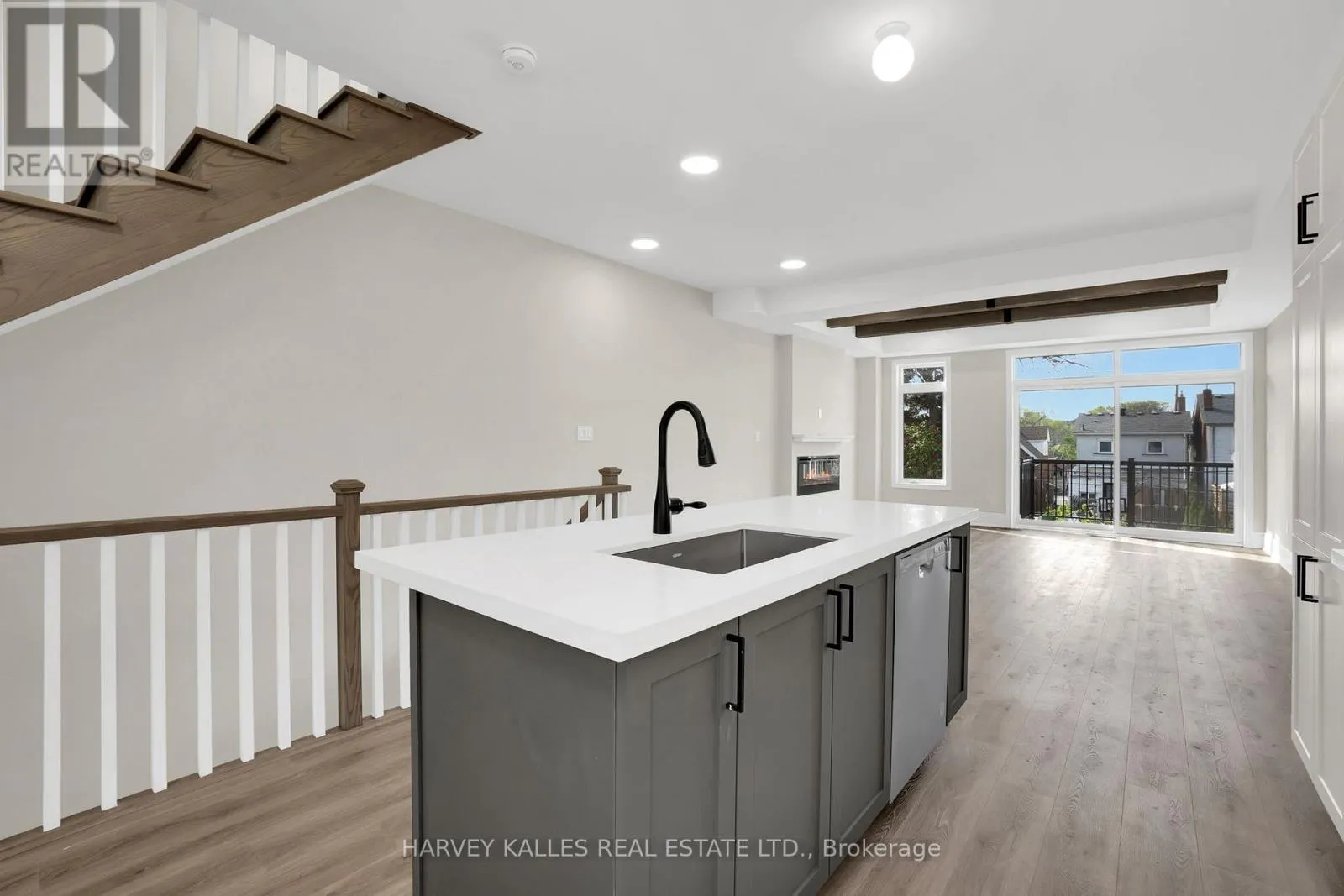 MAIN & 2ND - 19 LAMBTON AVENUE