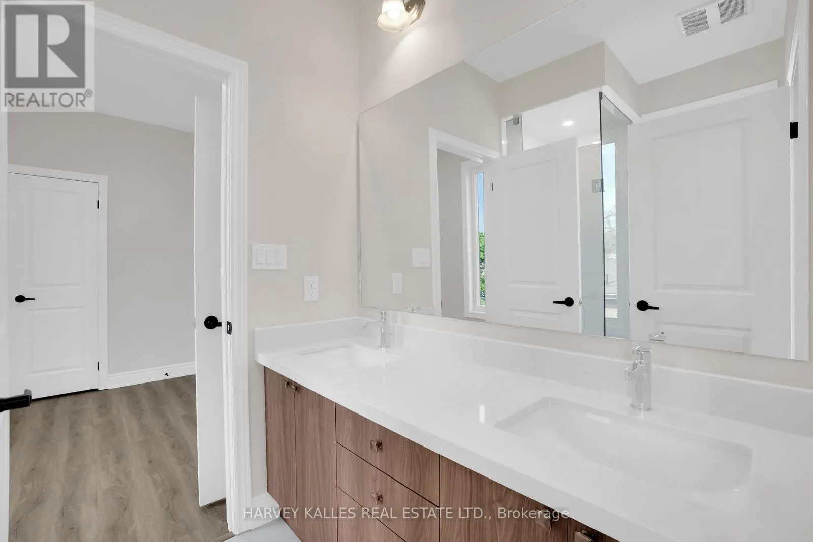 MAIN & 2ND - 19 LAMBTON AVENUE