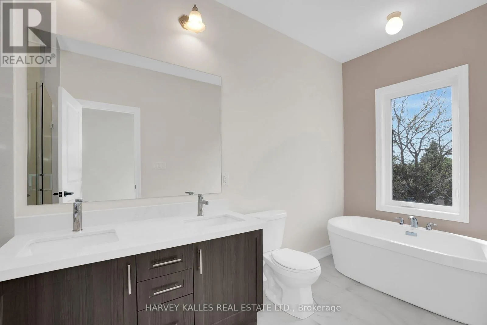 MAIN & 2ND - 19 LAMBTON AVENUE