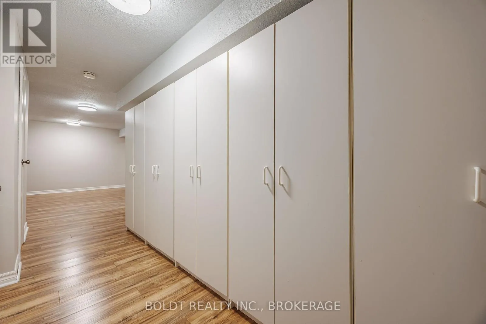 42 - 1532 LANCASTER DRIVE, #42