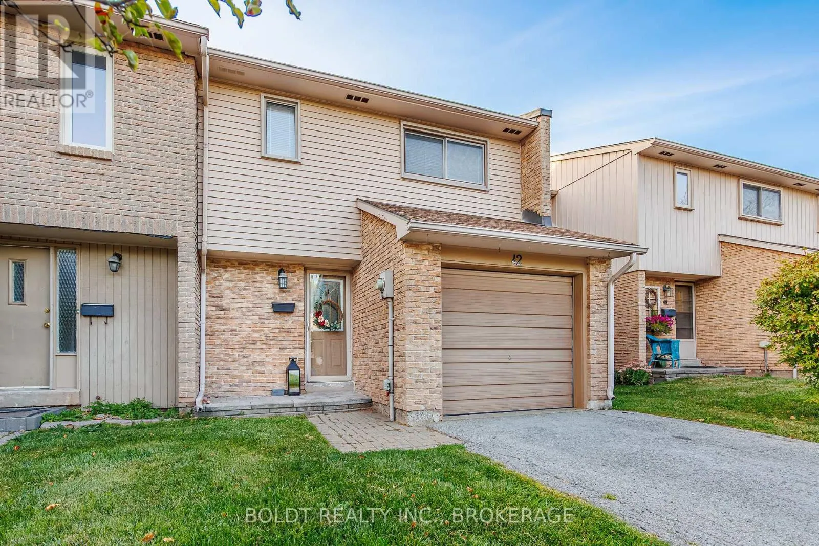 42 - 1532 LANCASTER DRIVE, #42