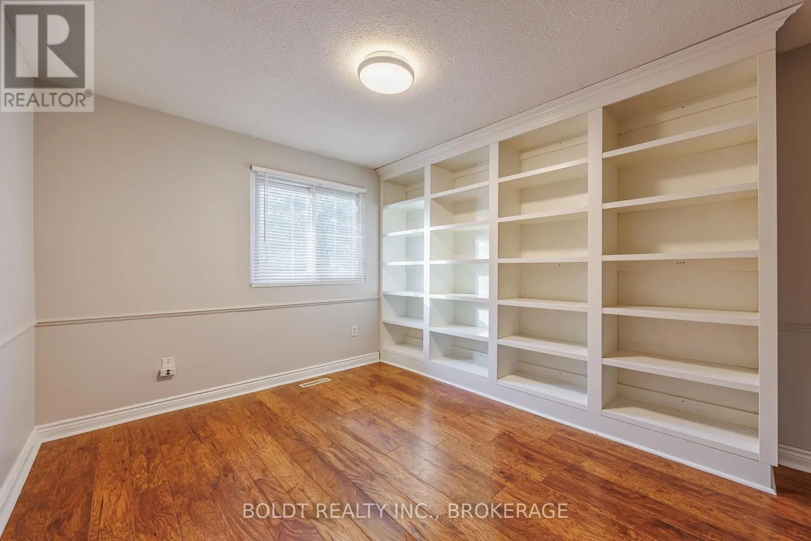 42 - 1532 LANCASTER DRIVE, #42