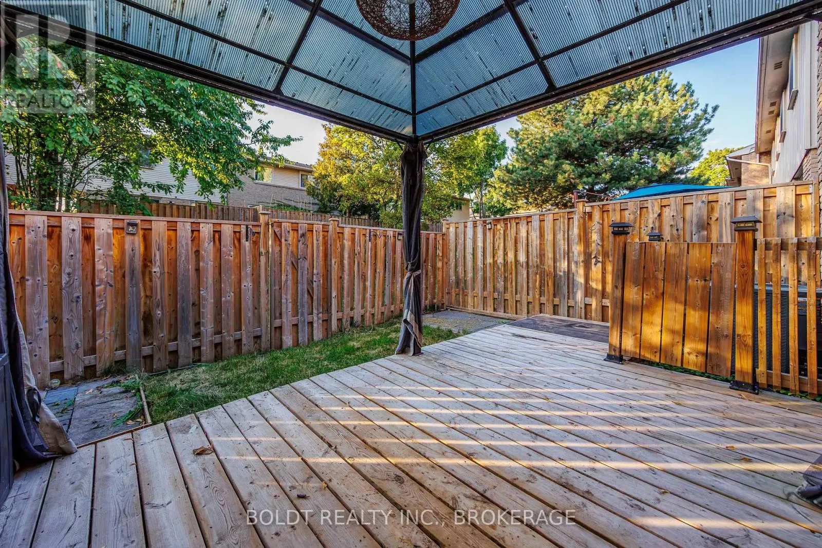 42 - 1532 LANCASTER DRIVE, #42