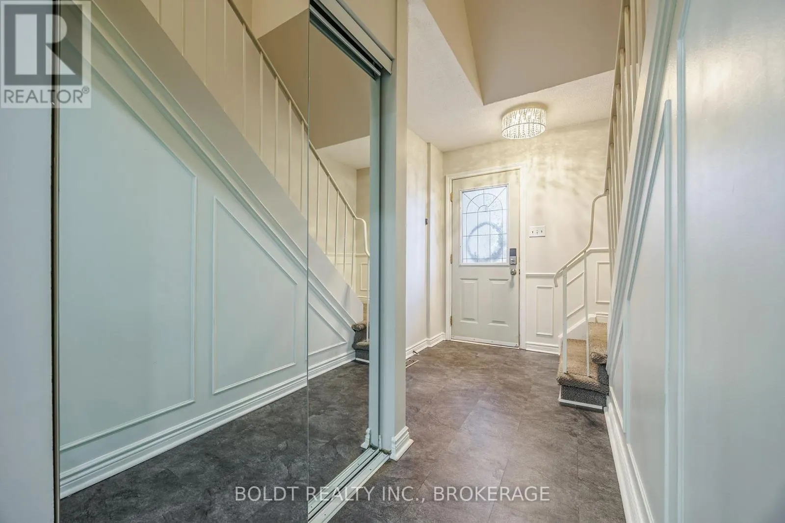42 - 1532 LANCASTER DRIVE, #42