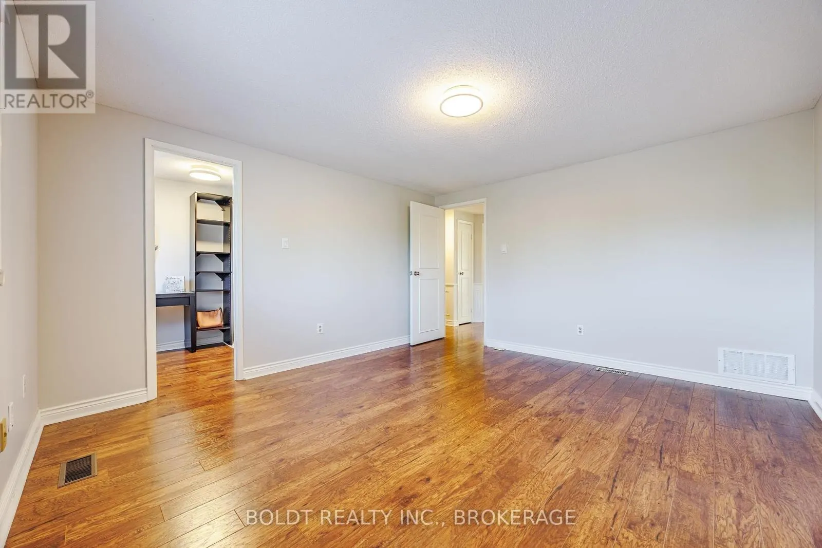 42 - 1532 LANCASTER DRIVE, #42