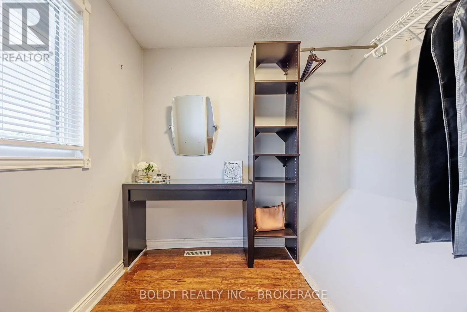 42 - 1532 LANCASTER DRIVE, #42