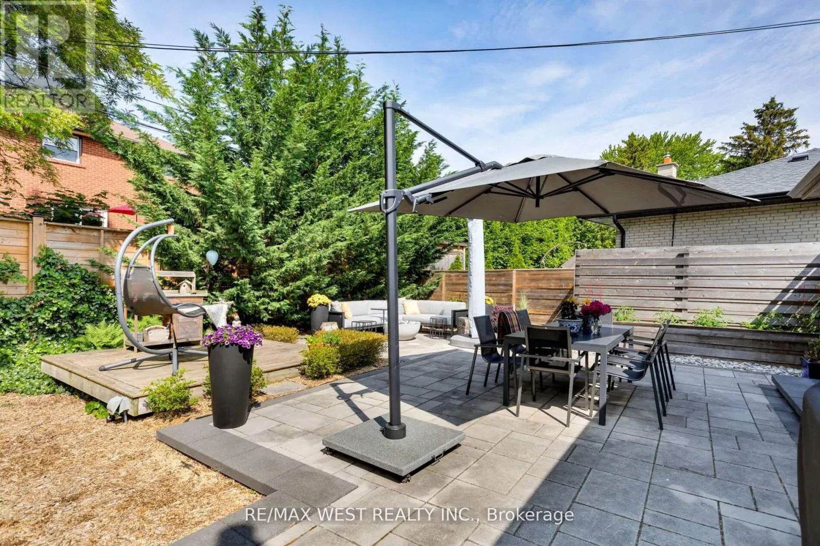 10 VANELLAN COURT