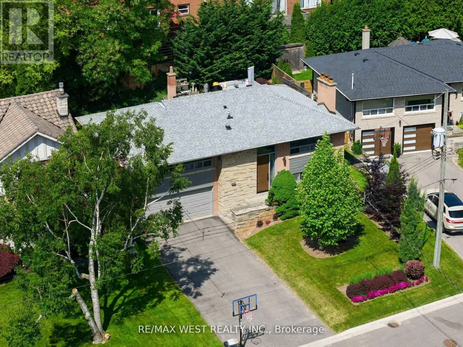 10 VANELLAN COURT