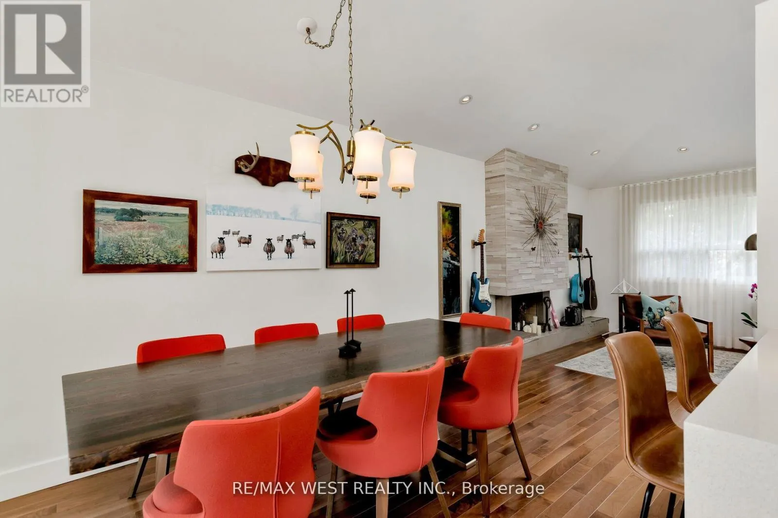 10 VANELLAN COURT