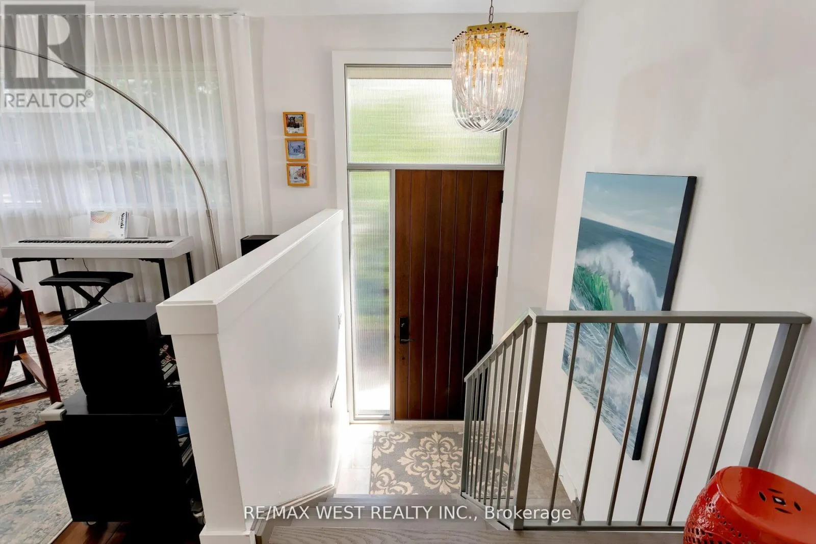 10 VANELLAN COURT