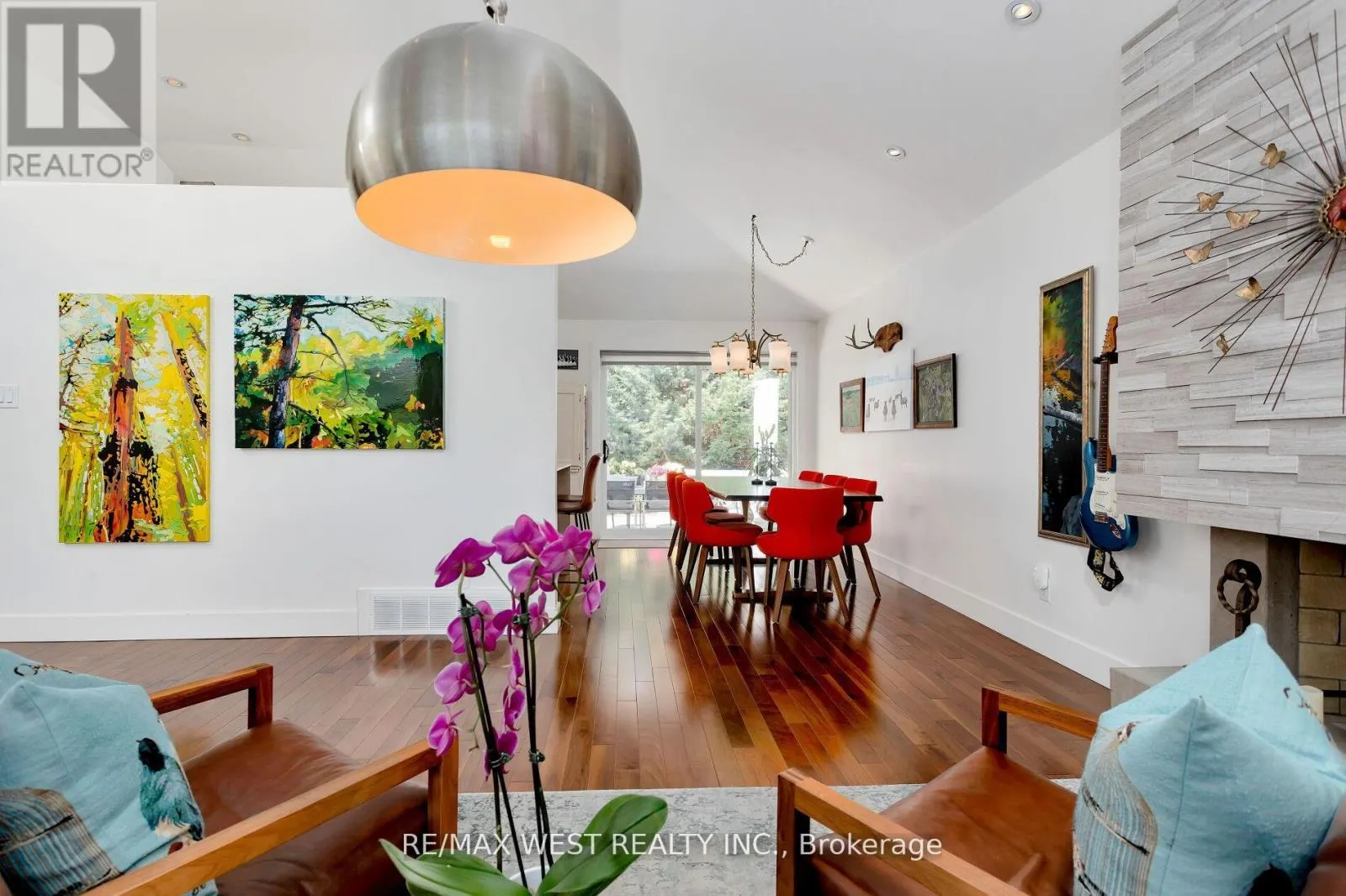 10 VANELLAN COURT