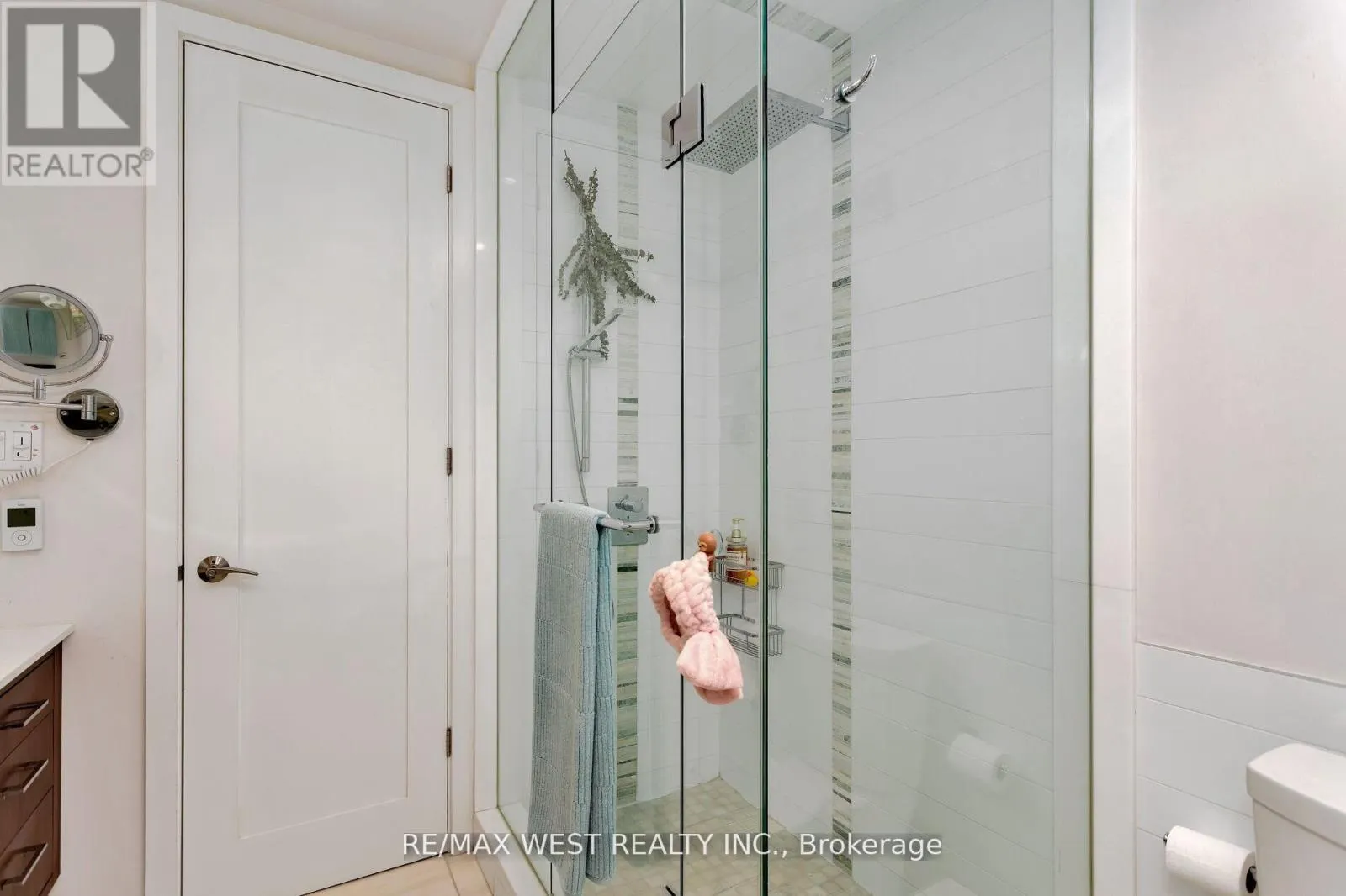 10 VANELLAN COURT