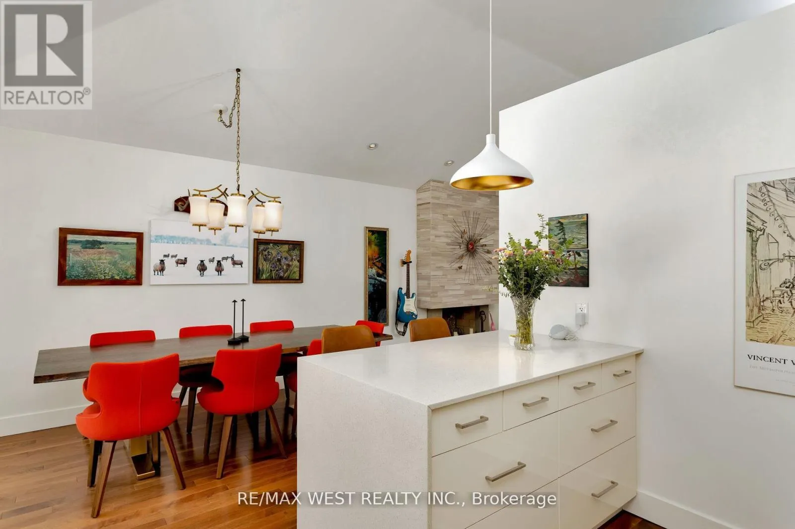 10 VANELLAN COURT