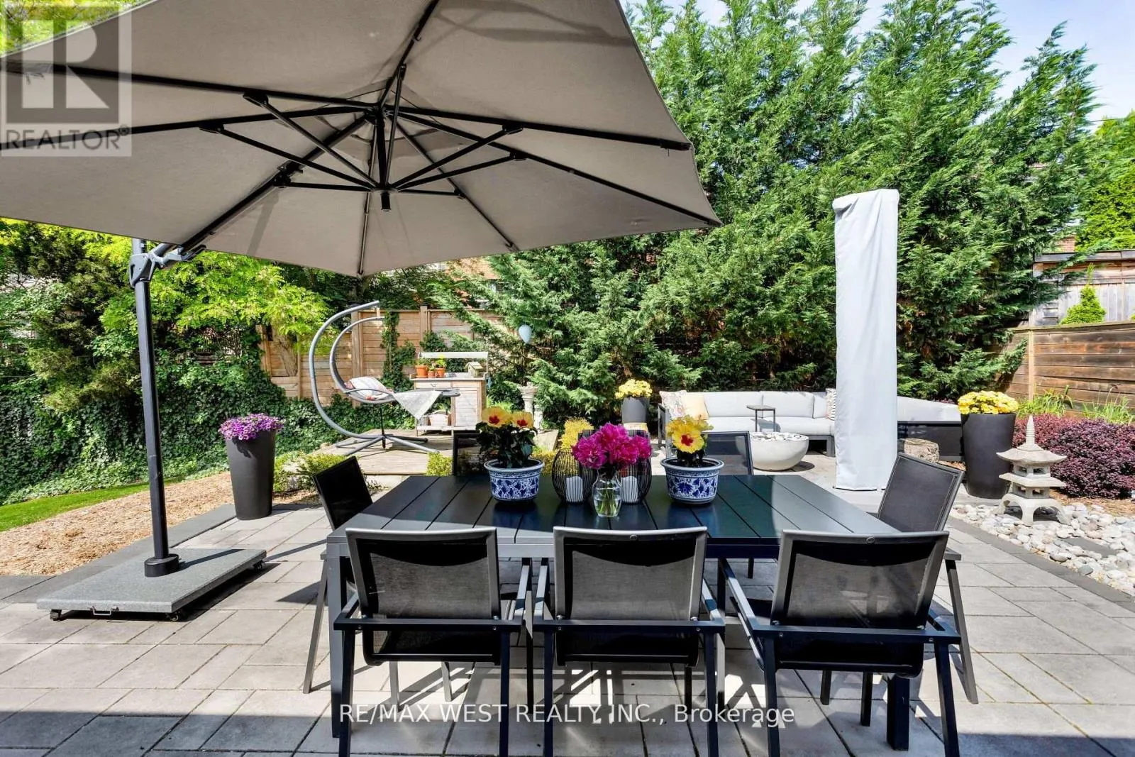 10 VANELLAN COURT