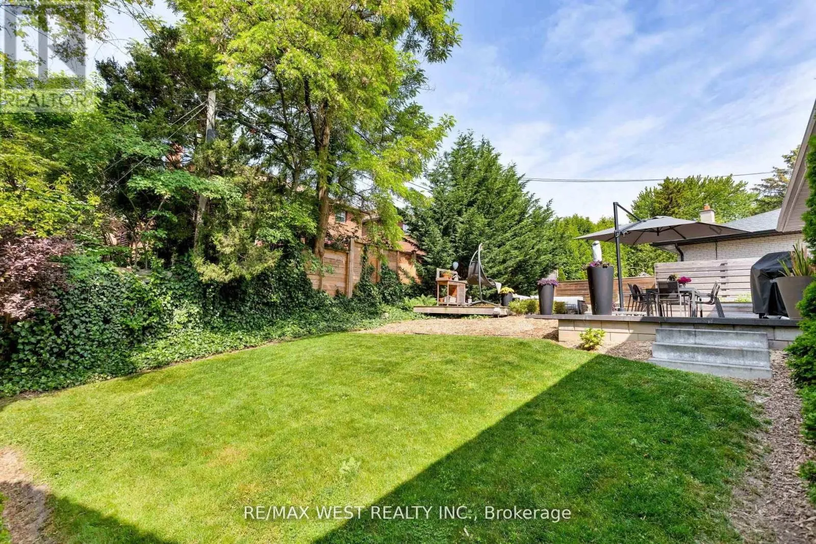 10 VANELLAN COURT