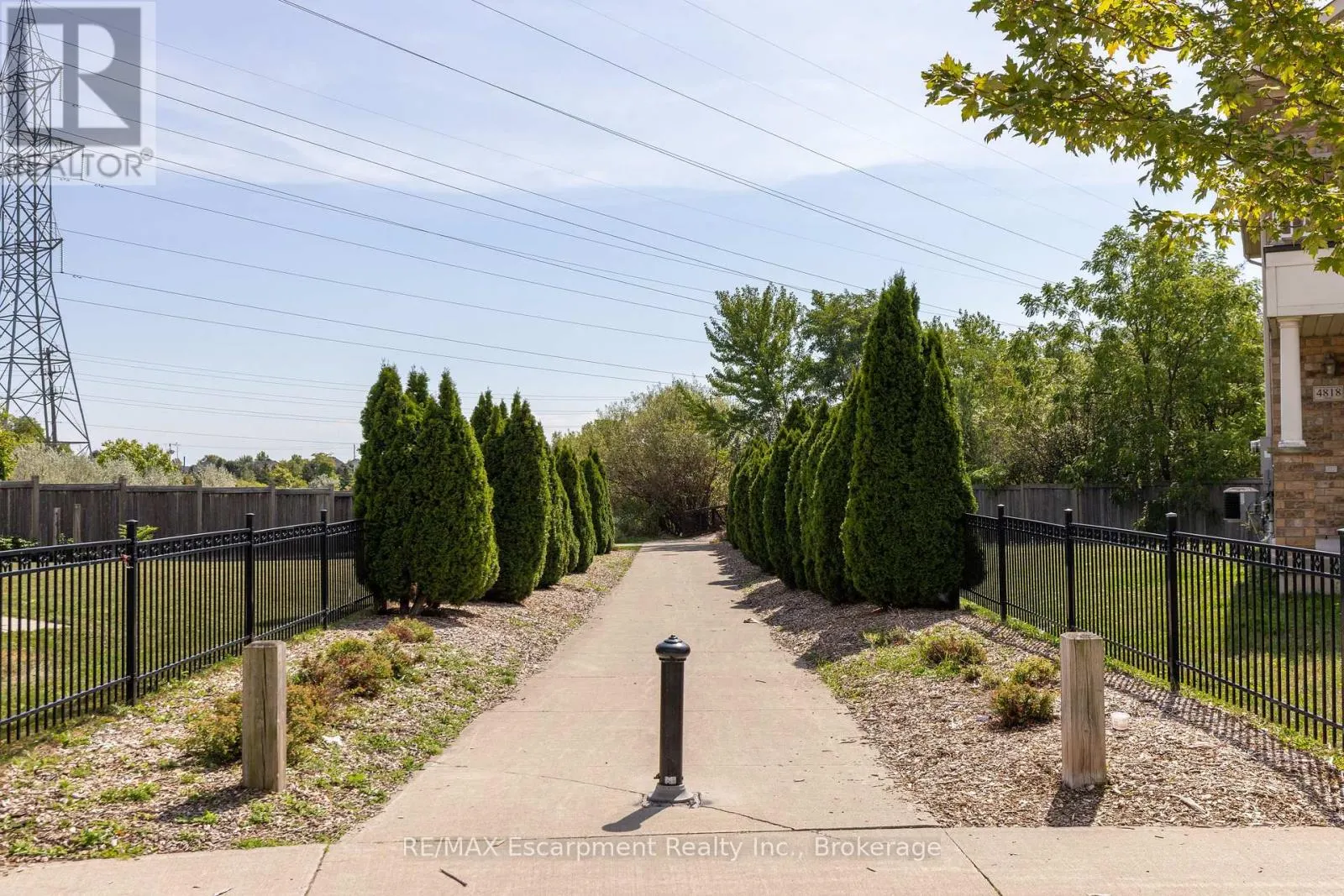 4832 CAPRI CRESCENT
