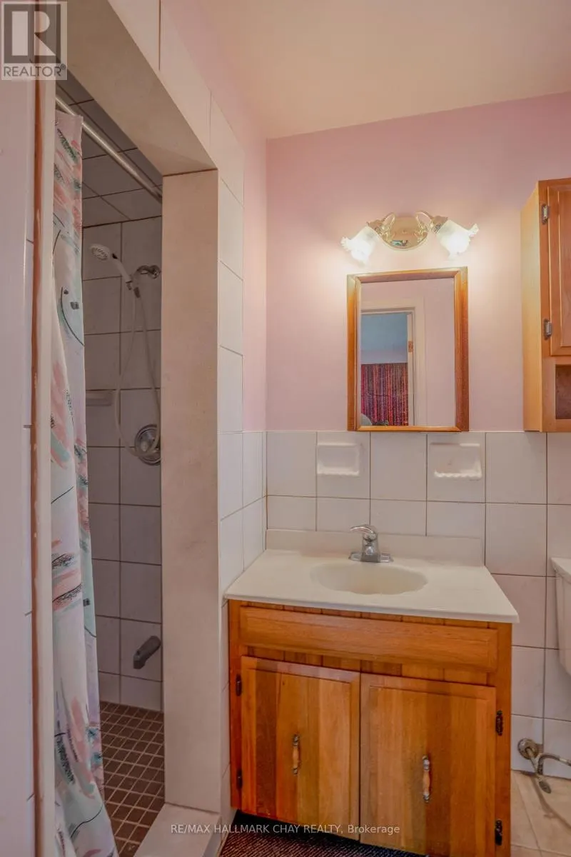 3 ALICEWOOD COURT