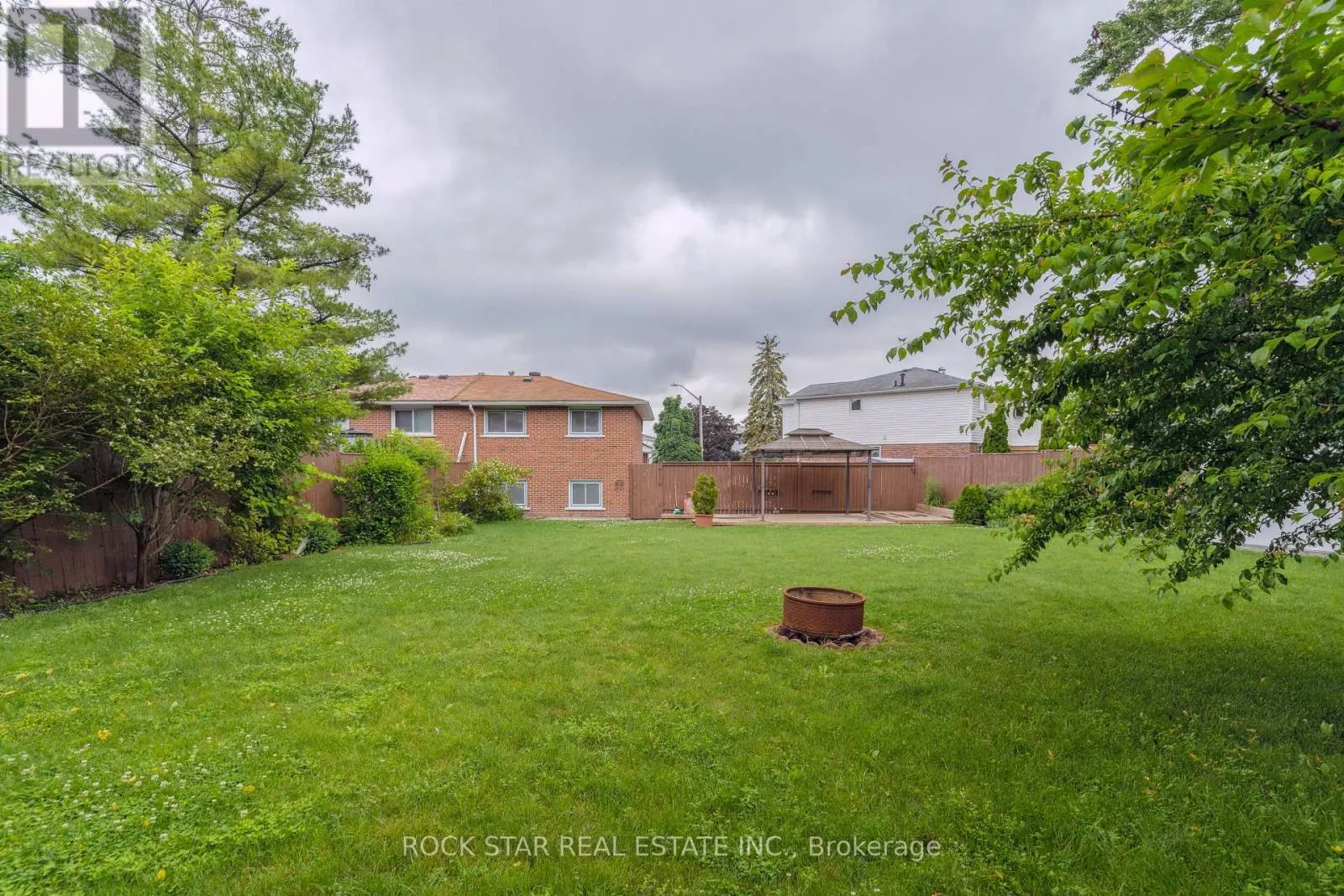 LOWER - 3675 GLENCOLIN COURT
