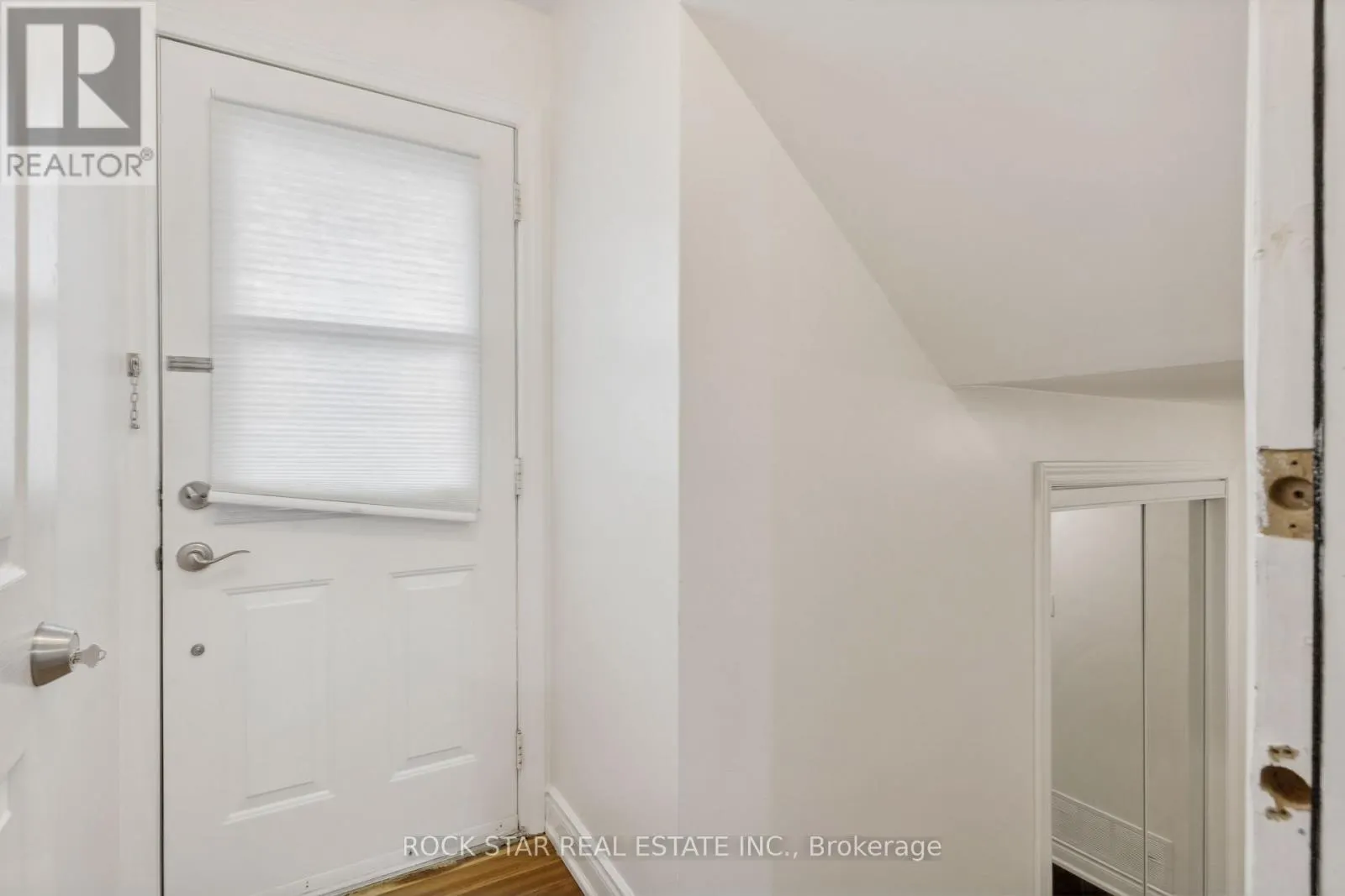 LOWER - 3675 GLENCOLIN COURT