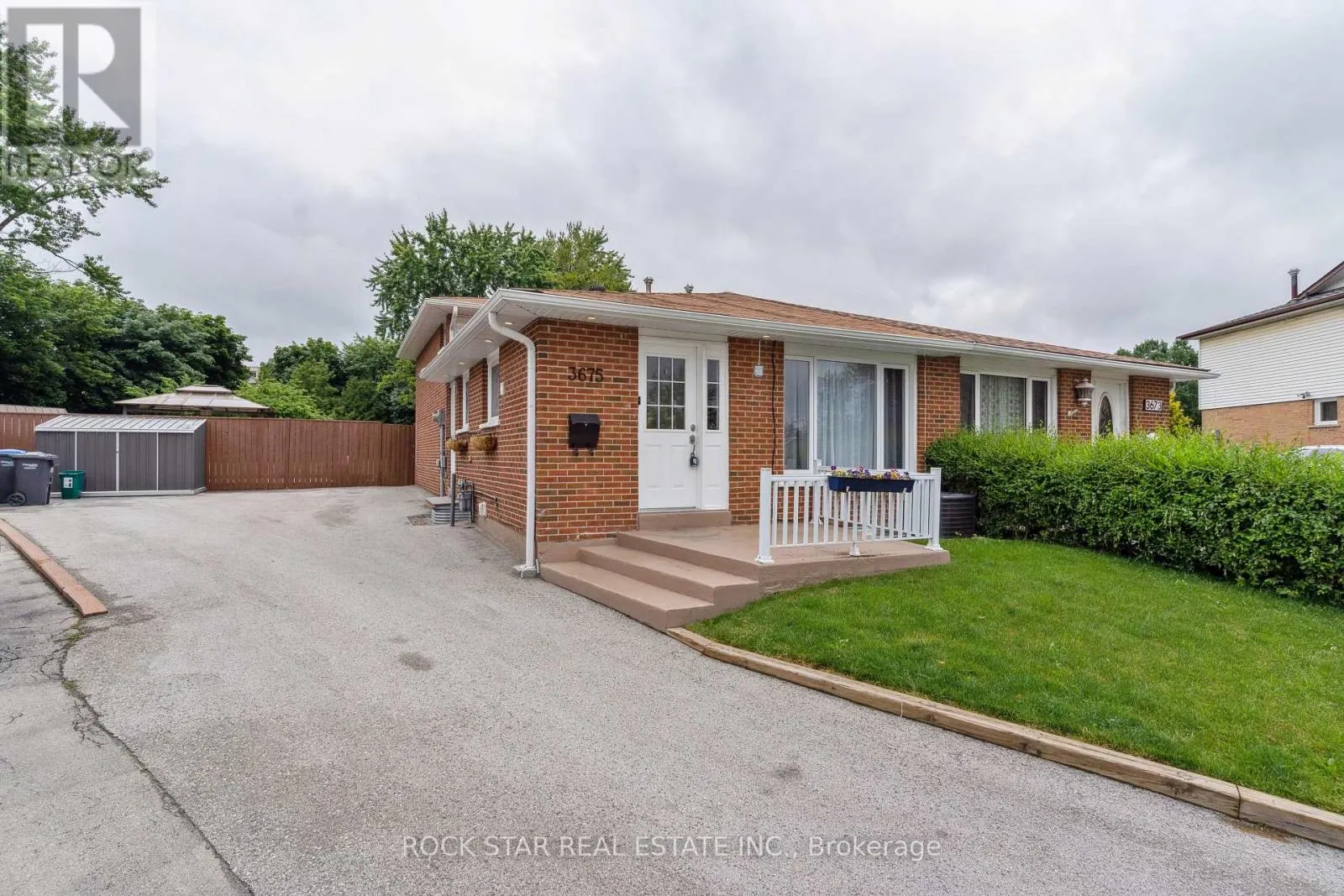 LOWER - 3675 GLENCOLIN COURT