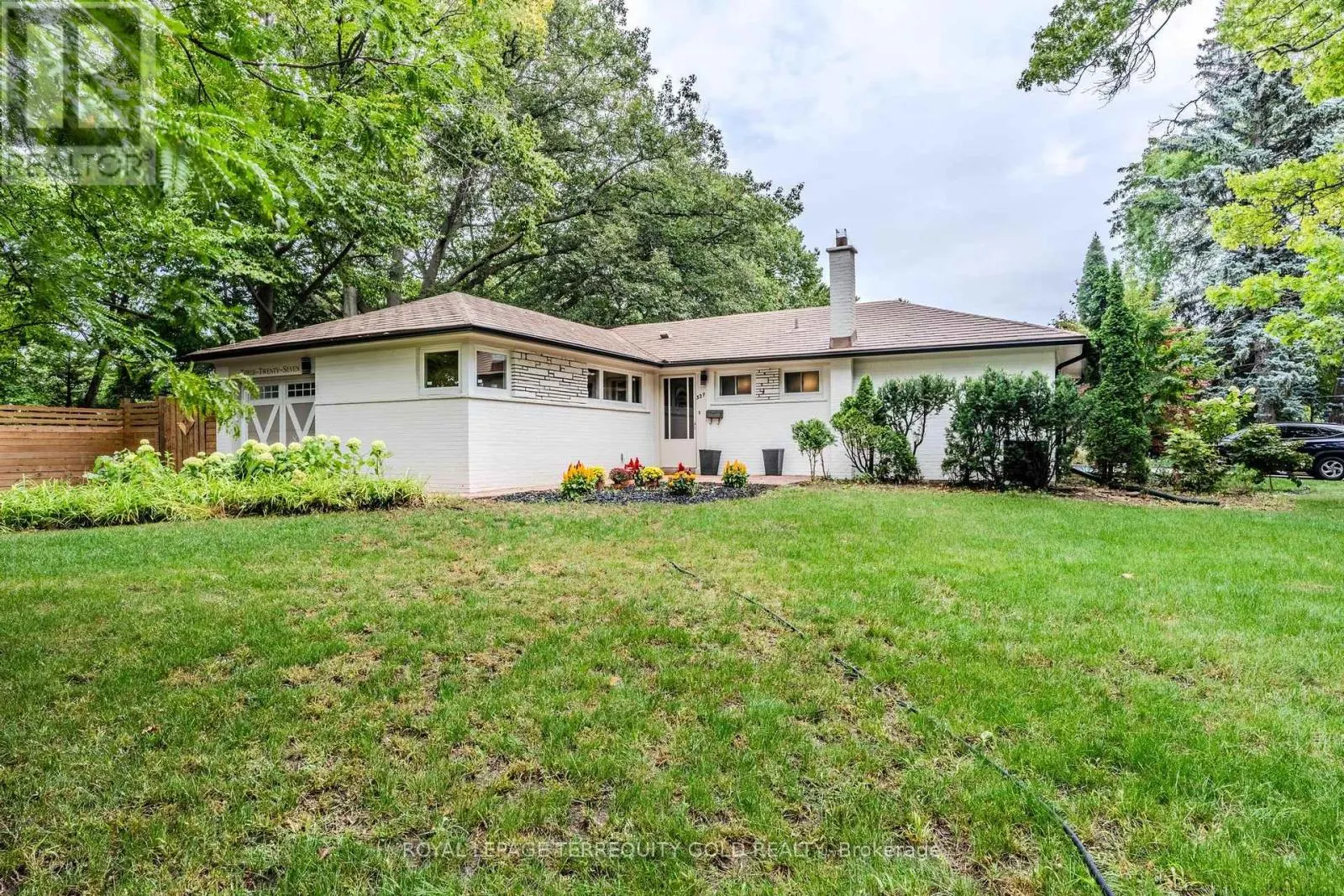 327 RIVER SIDE DRIVE
