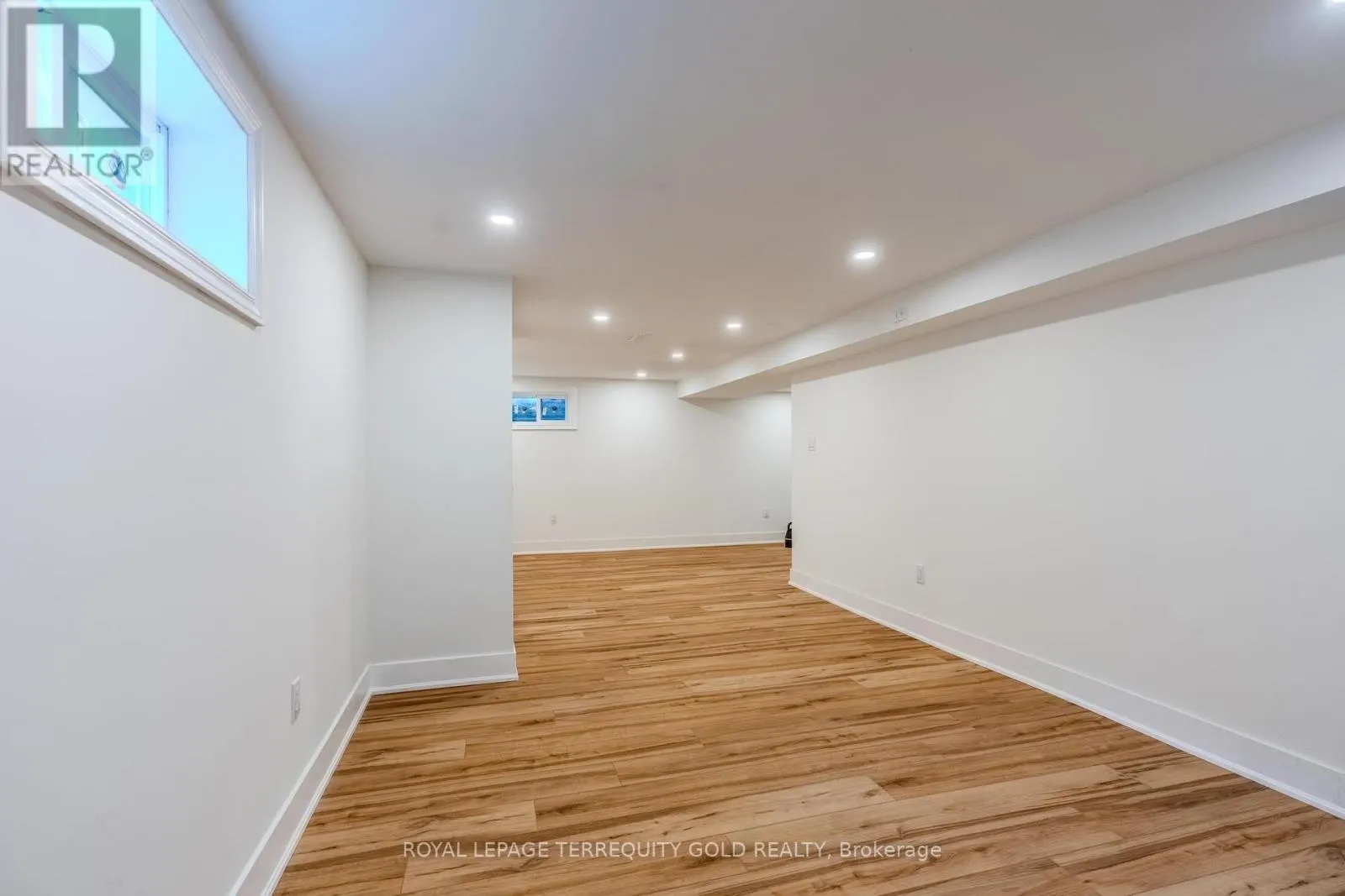 327 RIVER SIDE DRIVE