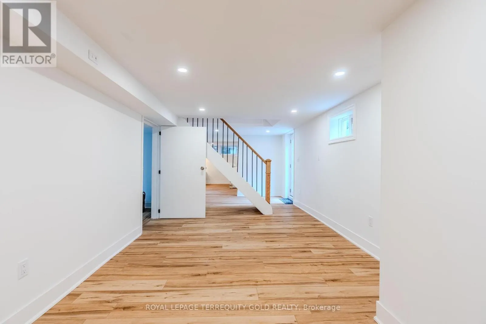 327 RIVER SIDE DRIVE
