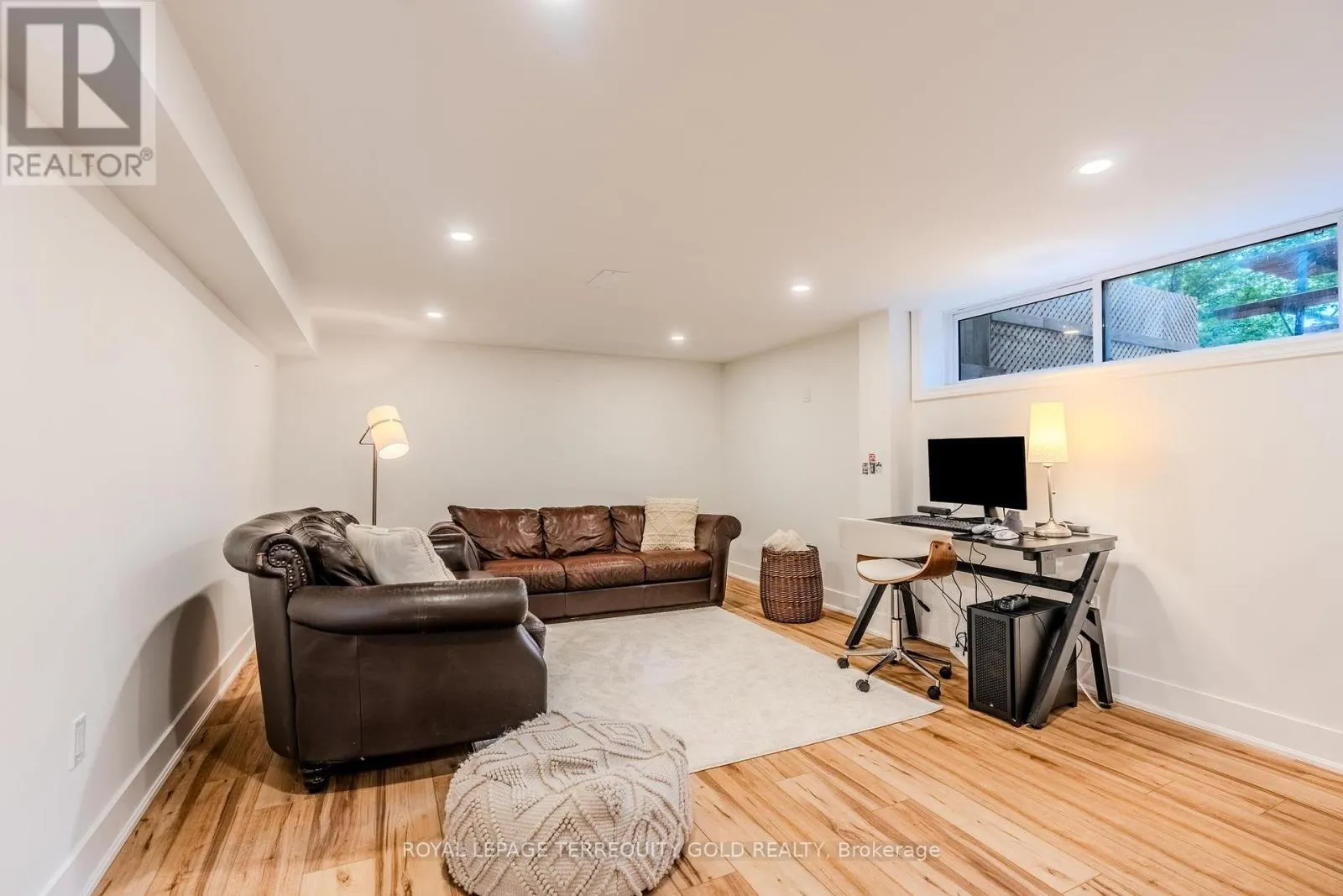 327 RIVER SIDE DRIVE