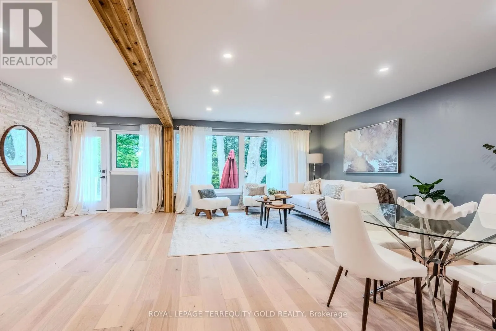 327 RIVER SIDE DRIVE