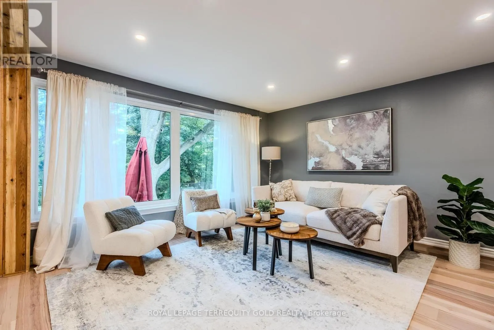 327 RIVER SIDE DRIVE
