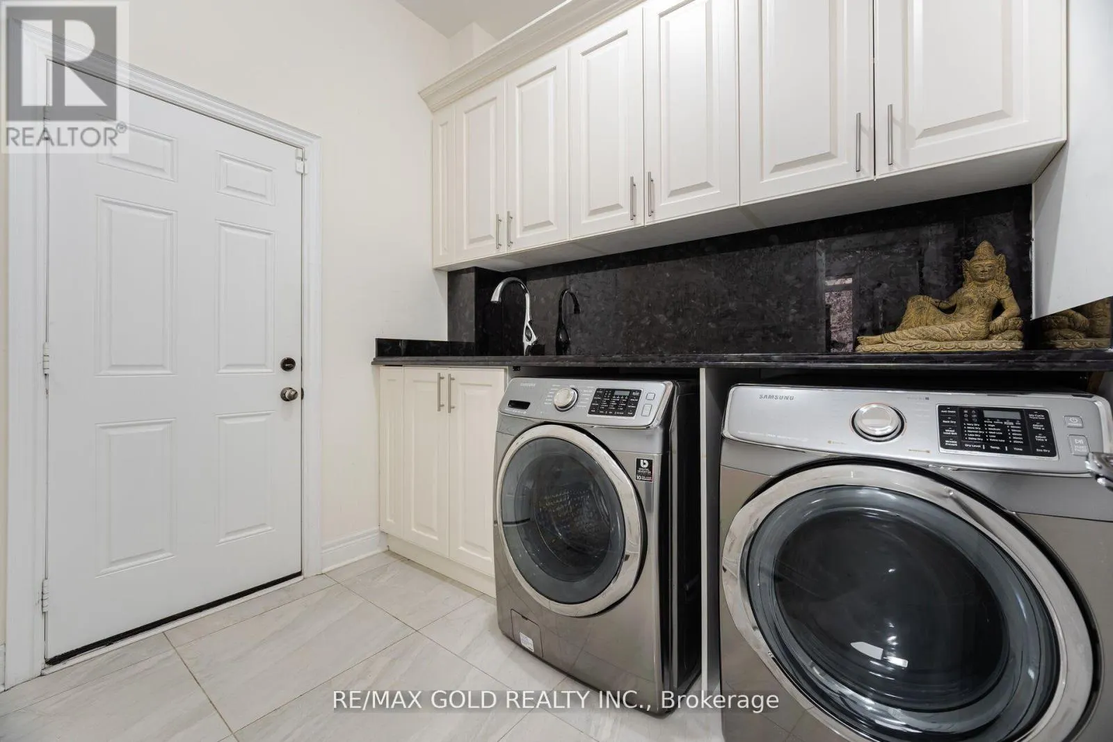 106 RISING HILL RIDGE