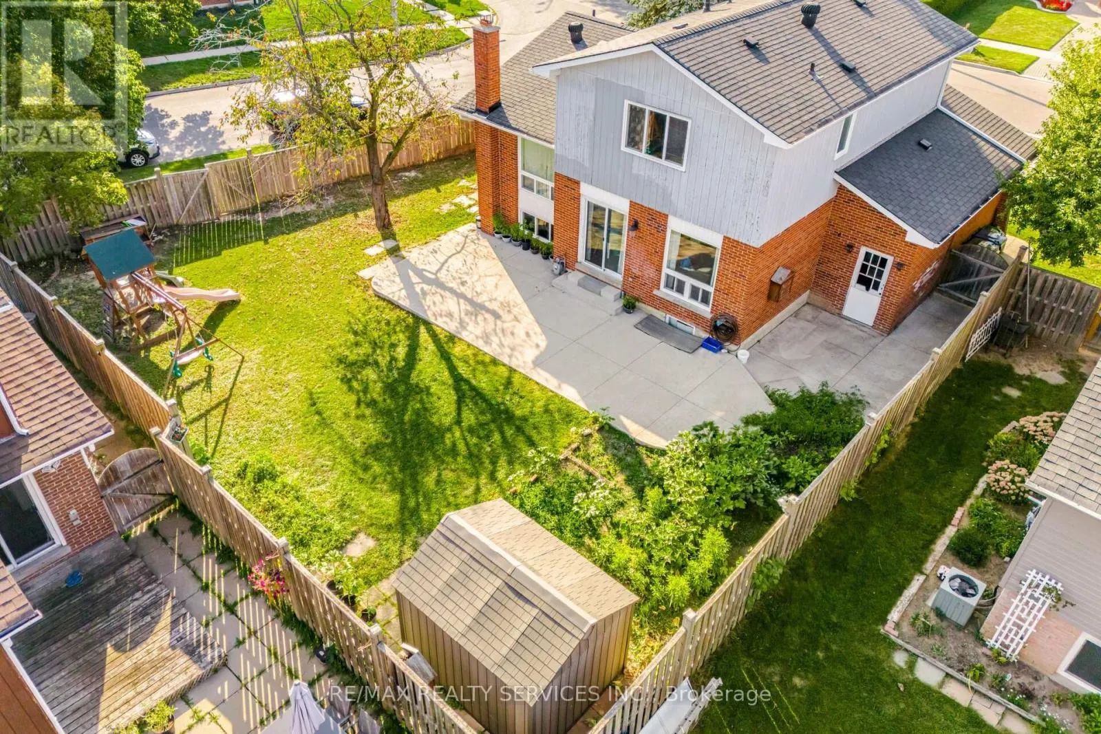 73 BLACKTHORN LANE