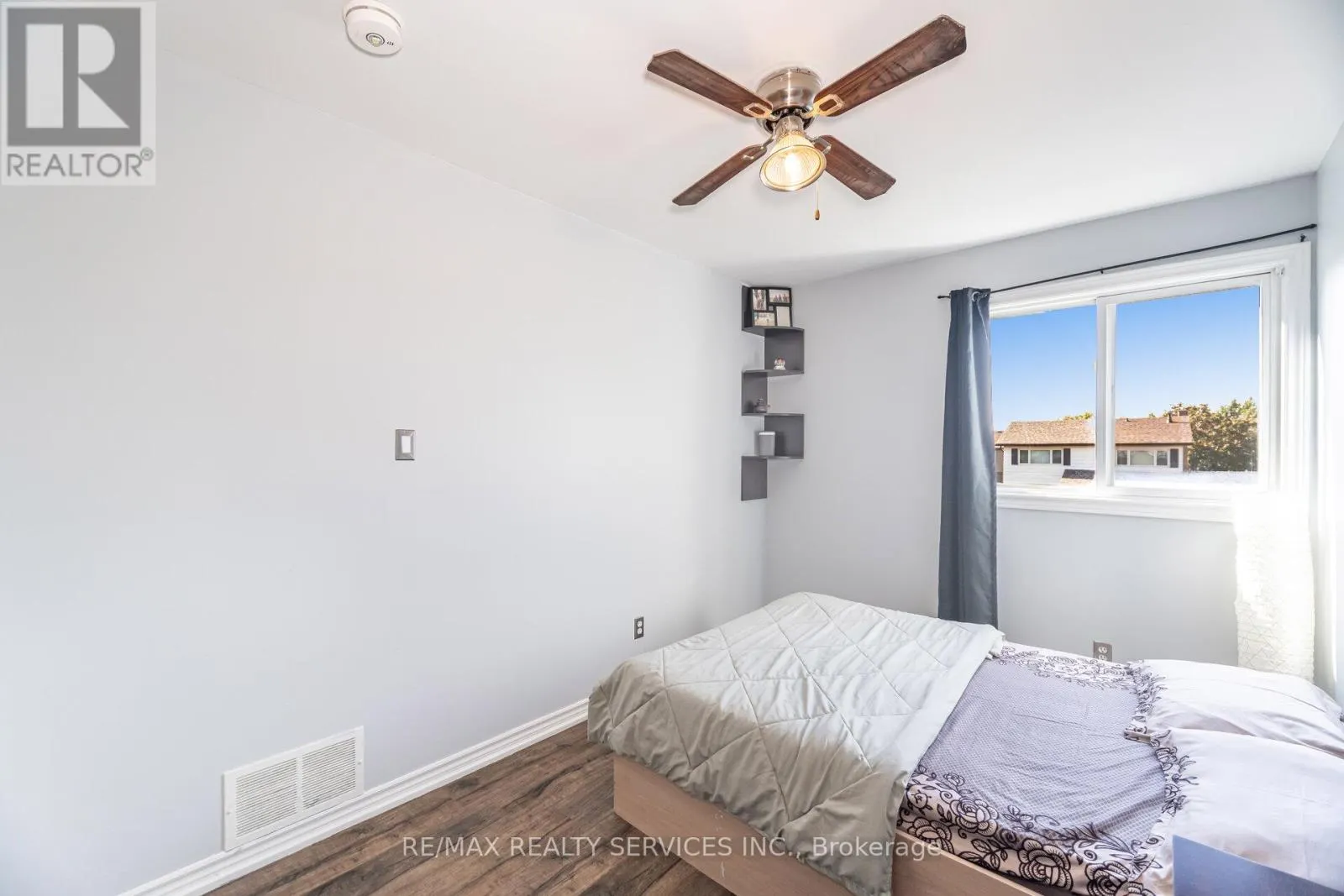 73 BLACKTHORN LANE