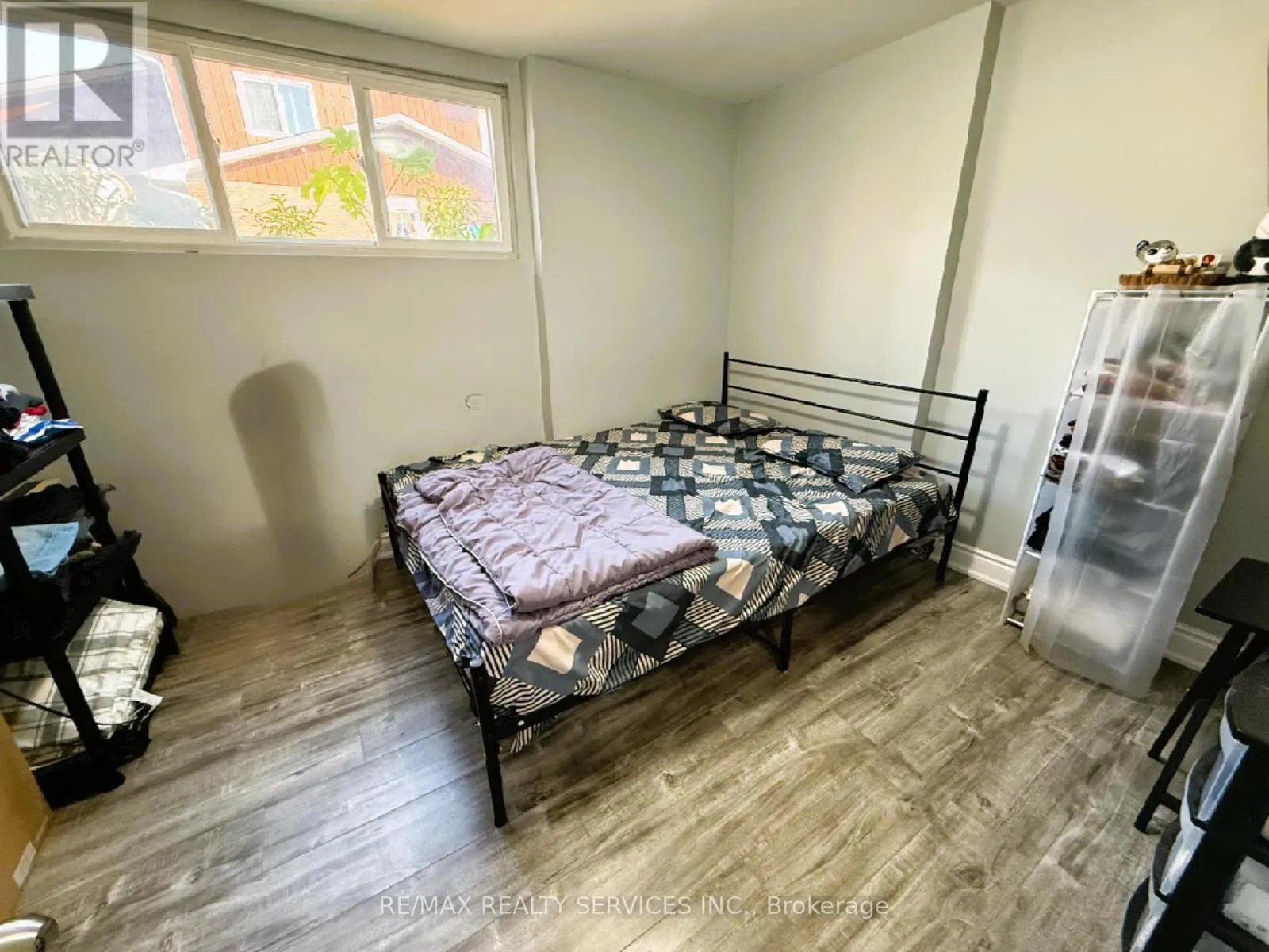 73 BLACKTHORN LANE