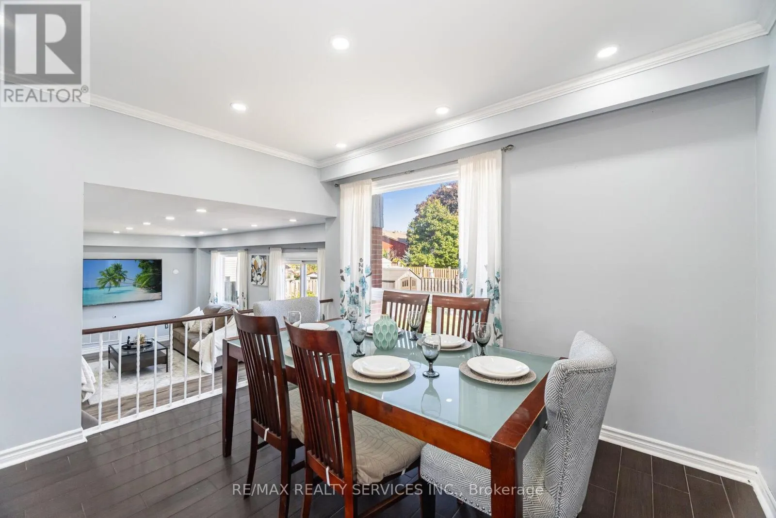 73 BLACKTHORN LANE